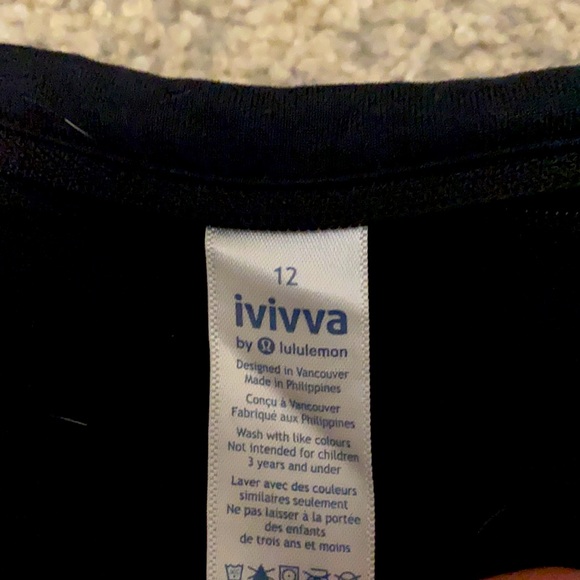 Girls ivivva shorts 2.5" - Picture 3 of 3